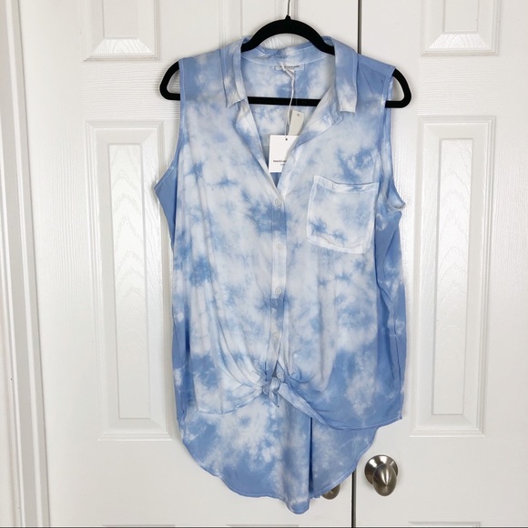 New Francesca’s Tie-dye button down tie front top - Picture 3 of 9